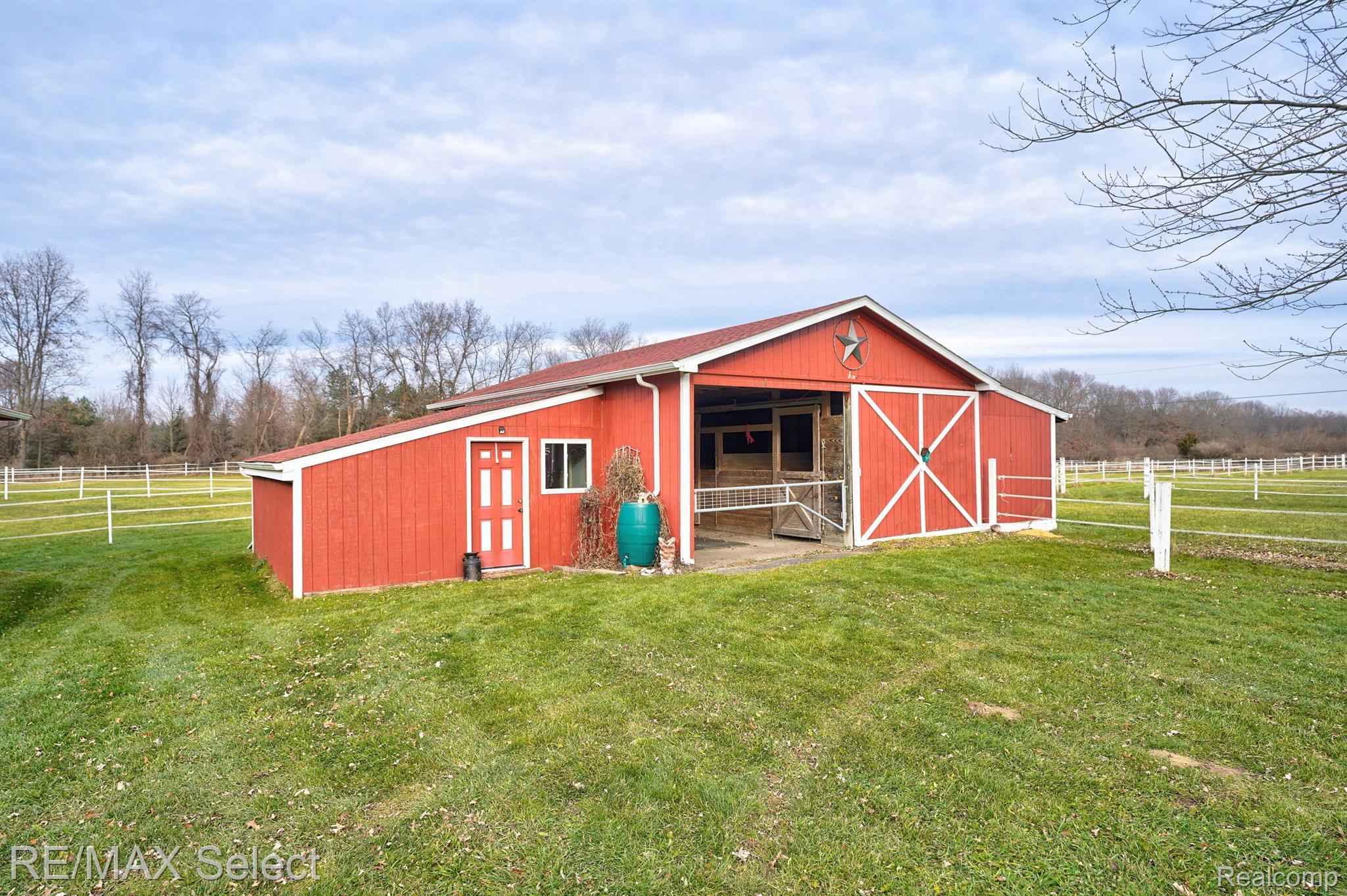 6700 Fish Lake Road Holly, MI 48442 - Photo 9 of 39 Gallery Image 9