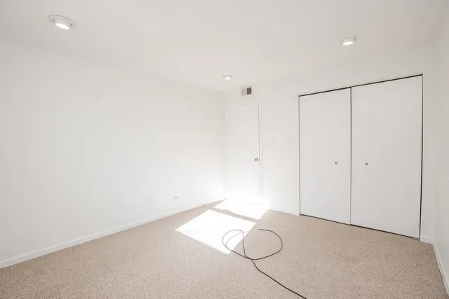 $300,000 | 5317 North Kenmore Avenue, Unit 2A, Chicago, IL 60640