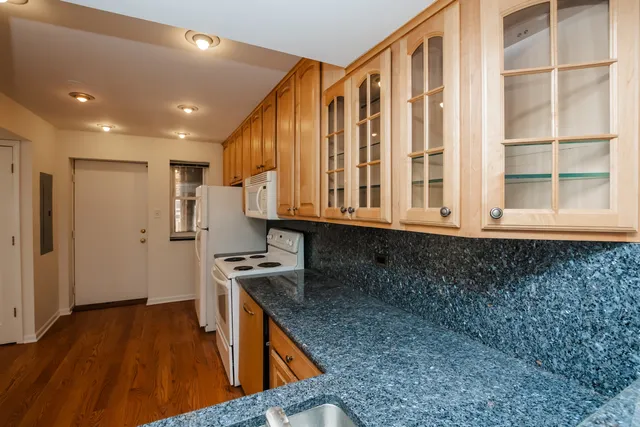 $300,000 | 5317 North Kenmore Avenue, Unit 2A, Chicago, IL 60640