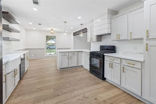 $279,900 | 4024 Cappy Drive, Lake Charles, LA 70605