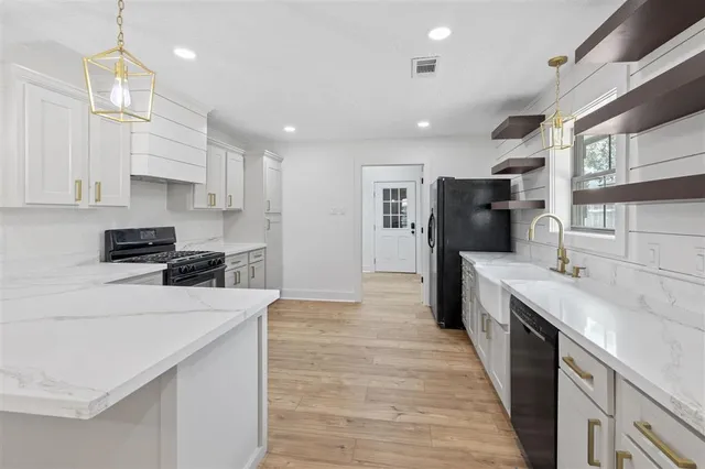 $279,900 | 4024 Cappy Drive, Lake Charles, LA 70605