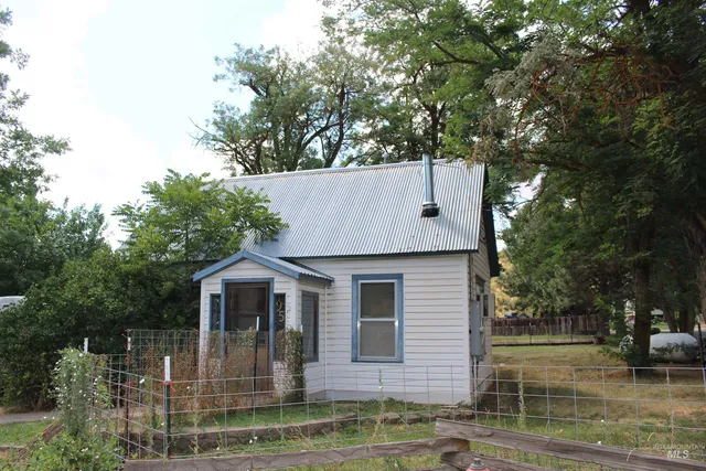 $199,000 | 95 North Weiser Street, Midvale, ID 83645