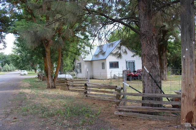 $199,000 | 95 North Weiser Street, Midvale, ID 83645