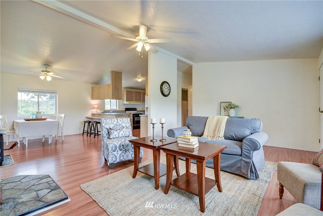 1294 Crosby Road Oak Harbor, WA 98277 - Photo 4 of 25 Gallery Image 4