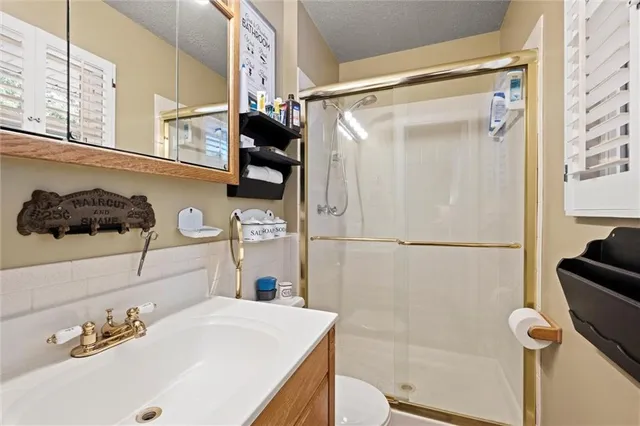 $300,000 | 517 Northeast Johnston Drive, Blue Springs, MO 64014