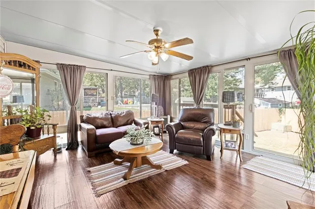 $300,000 | 517 Northeast Johnston Drive, Blue Springs, MO 64014