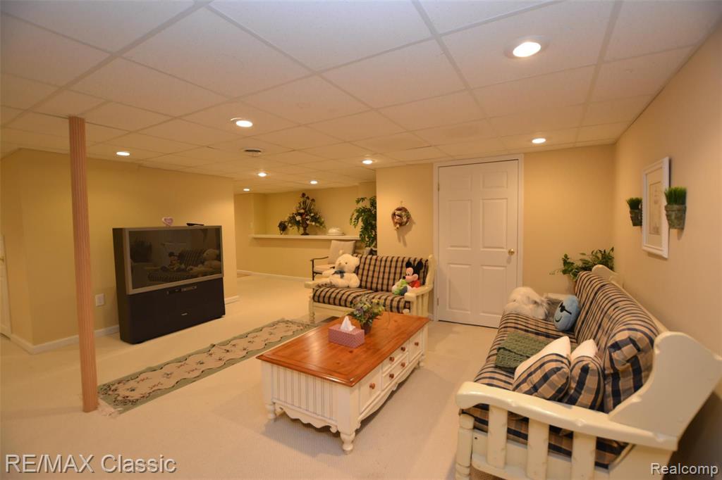 24321 Woodham Road Novi, MI 48374 - Photo 33 of 45