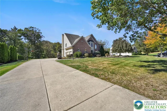 $875,000 | 6718 Overlook Court, Allentown, PA 18106