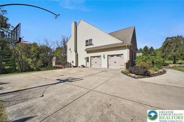 $875,000 | 6718 Overlook Court, Allentown, PA 18106