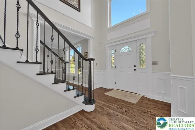 a view of livingroom with furniture and wooden floor