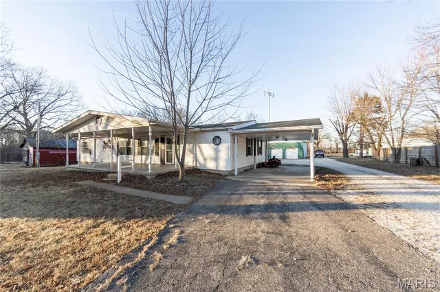 $157,500 | 33 Civey Boulevard, Bixby, MO 65439