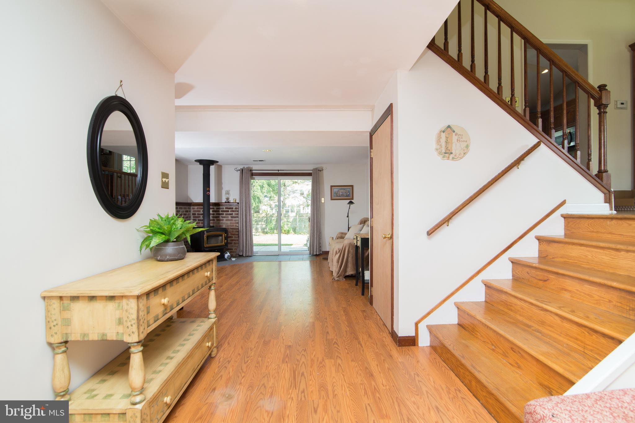 806 Edgemoor Road Cherry Hill, NJ 08034 - Photo 4 of 46 Foyer