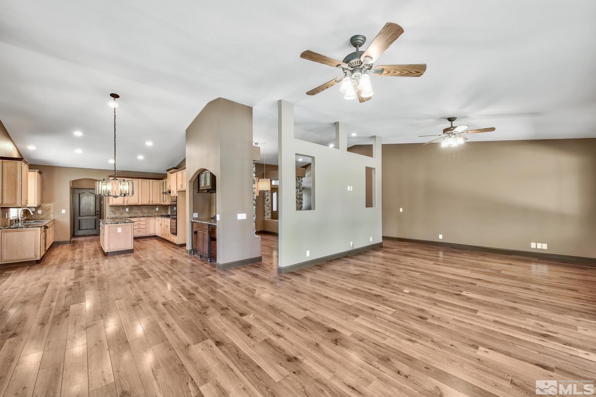 1140 Flanders Road Reno, NV 89511 - Photo 4 of 39 Photo 4