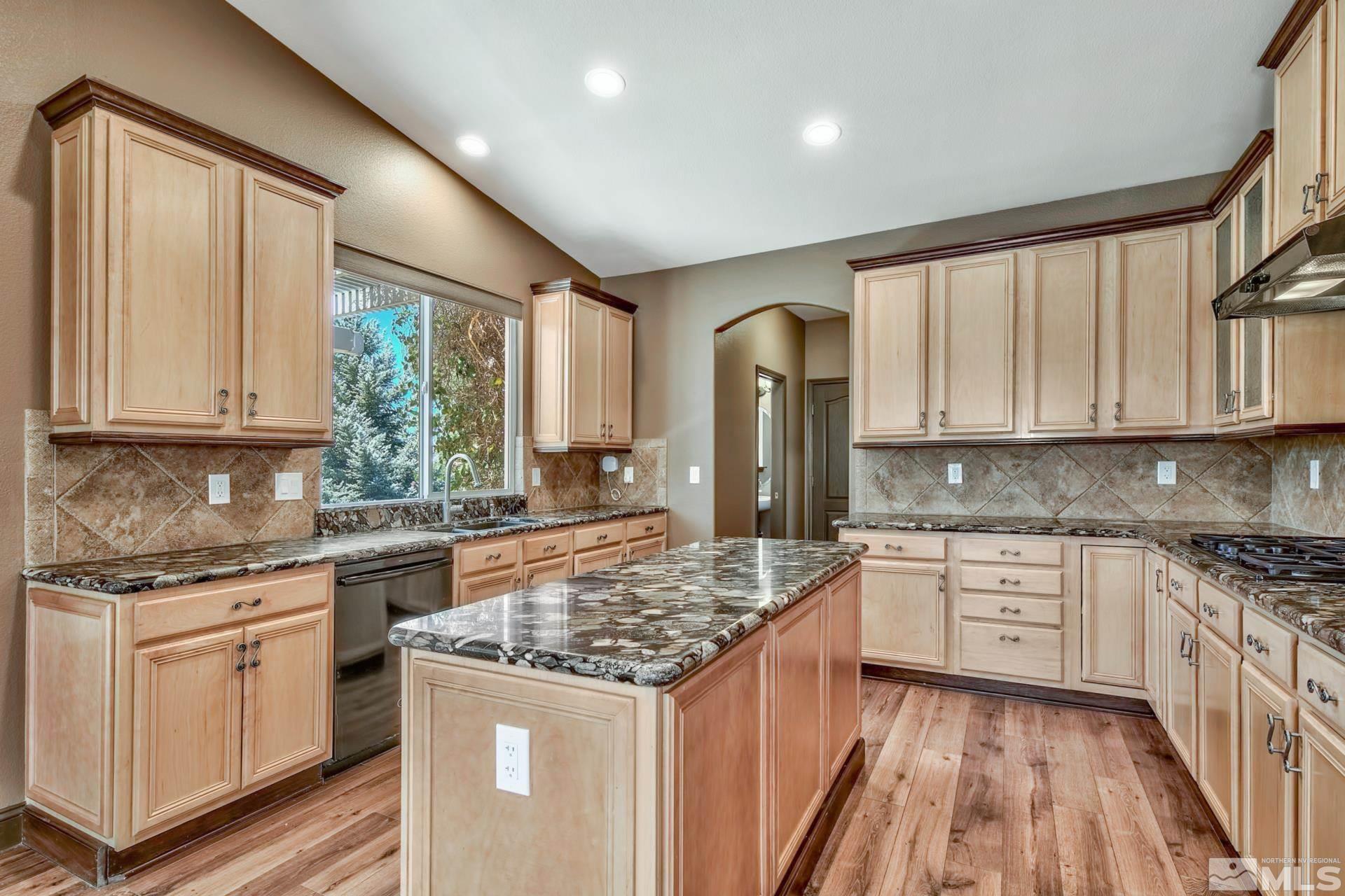 1140 Flanders Road Reno, NV 89511 - Photo 5 of 39 Photo 5