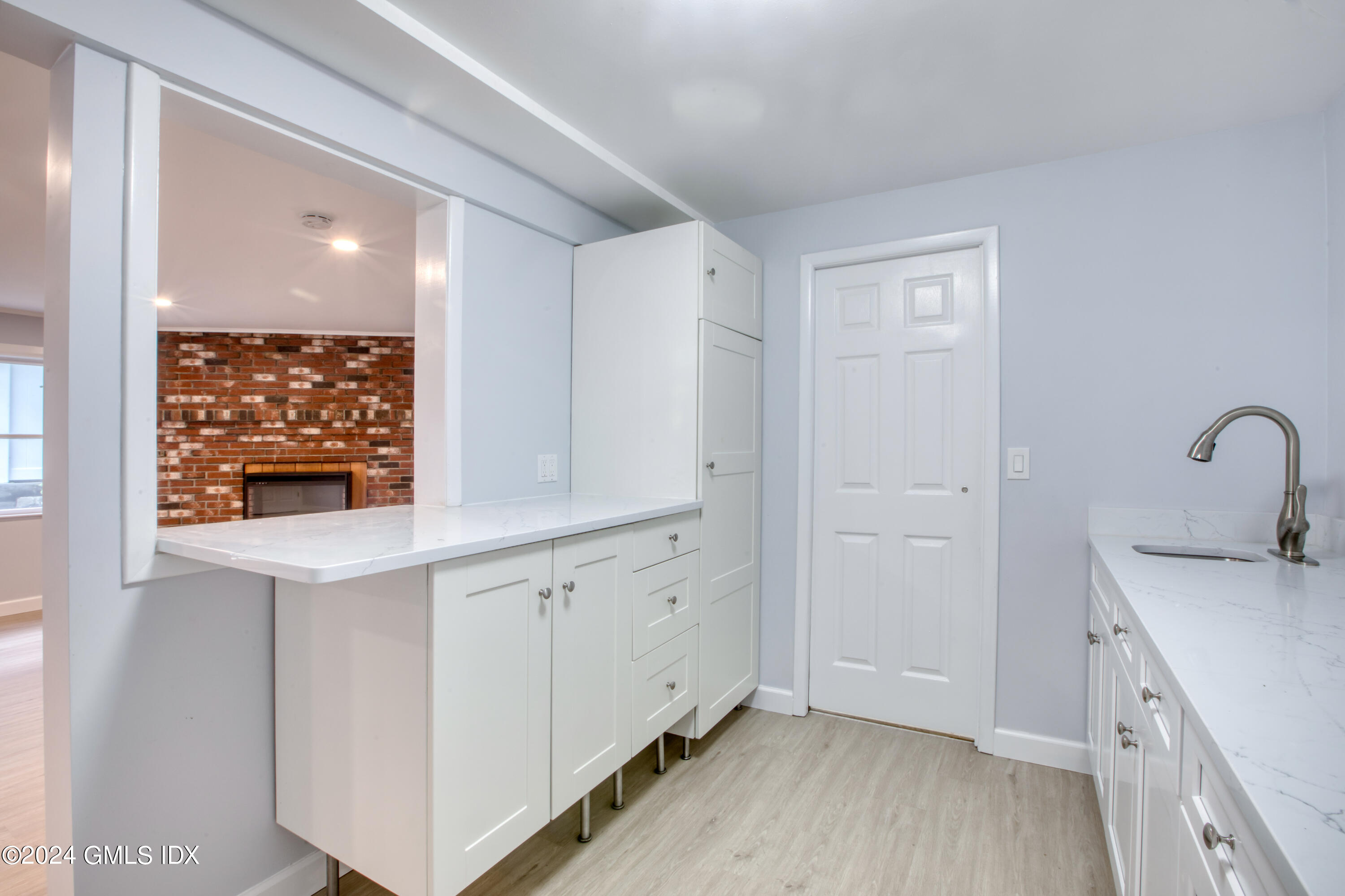 8 Ridge Place, Unit 1 Greenwich, CT 06831 - Photo 28 of 38 PERFECT FOR ENTERTAINING