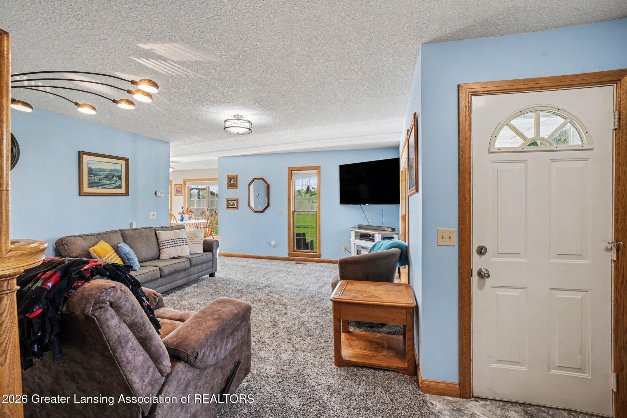 2347 South Nottawa Road Mount Pleasant, MI 48858 - Photo 4 of 39 004_file_7301
