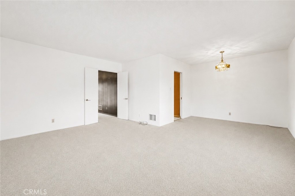 2724 North Kenneth Road Burbank, CA 91504 - Photo 16 of 35