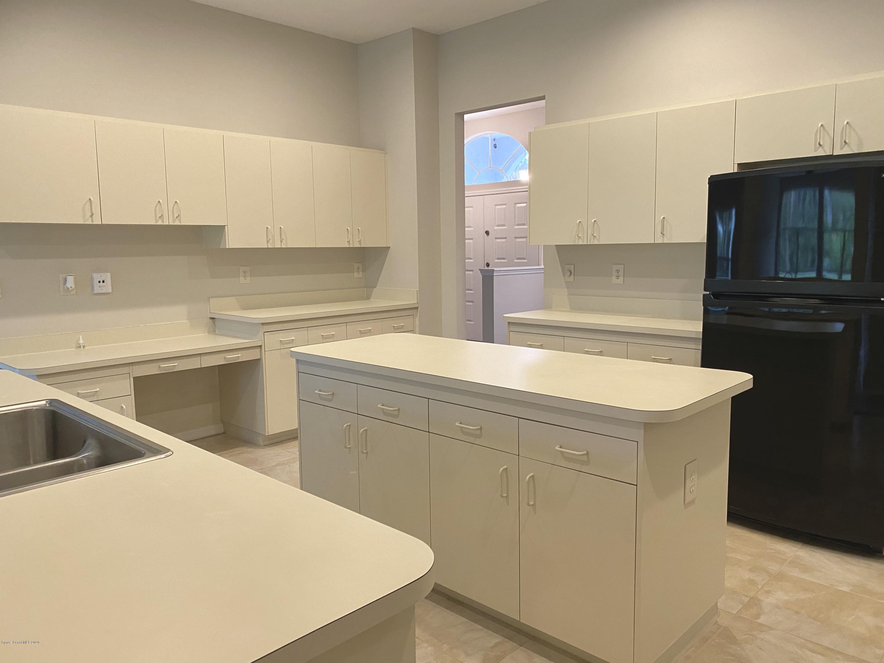 1191 Meadowbrook Road Northeast Palm Bay, FL 32905 - Photo 7 of 32 Kitchen