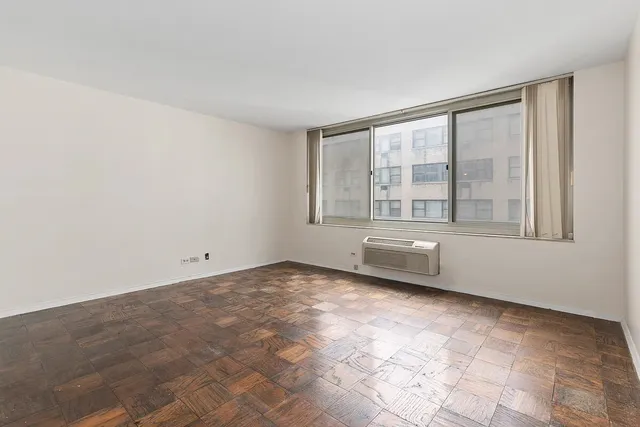 $3,800 | 333 East 45th Street, Unit 9E | Midtown East