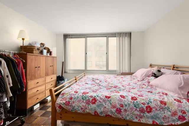 $3,800 | 333 East 45th Street, Unit 9E | Midtown East