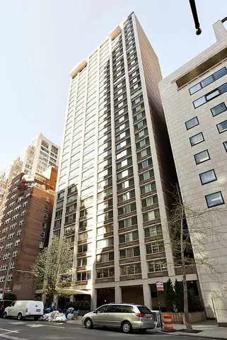 $3,800 | 333 East 45th Street, Unit 9E | Midtown East