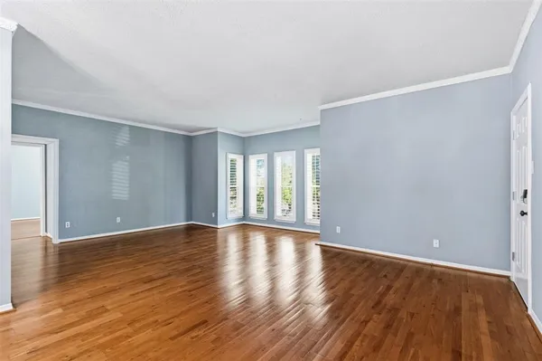 $275,000 | 4320 Bellaire Drive South, Unit 221W, Fort Worth, TX 76109