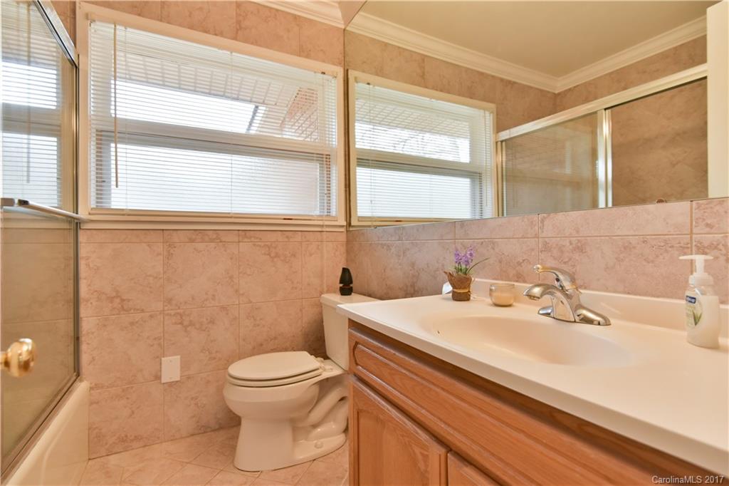 6740 Burlwood Road Charlotte, NC 28211 - Photo 13 of 24