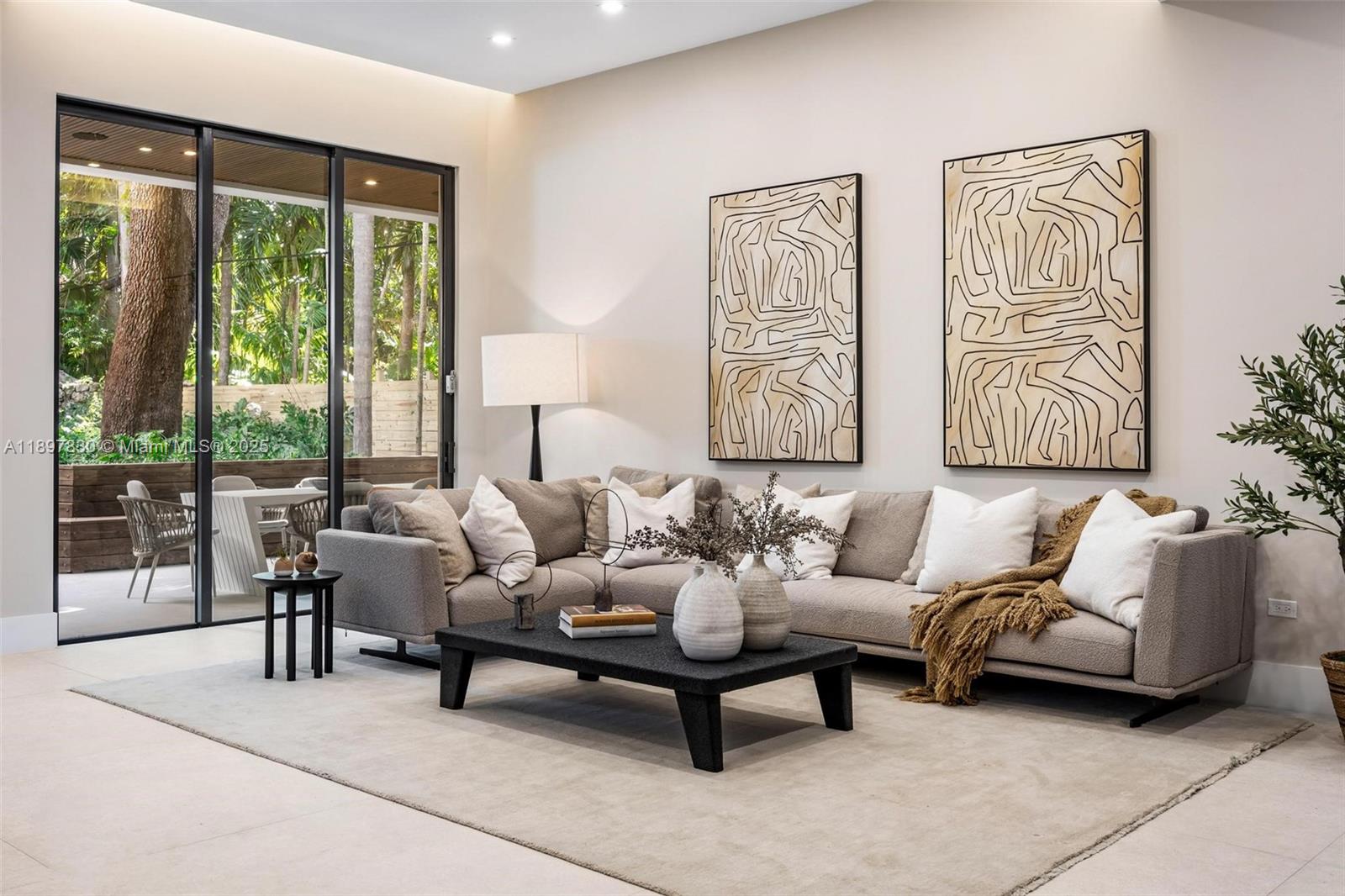 2805 Freeman Street Miami, FL 33133 - Photo 5 of 74 Gallery Image 5