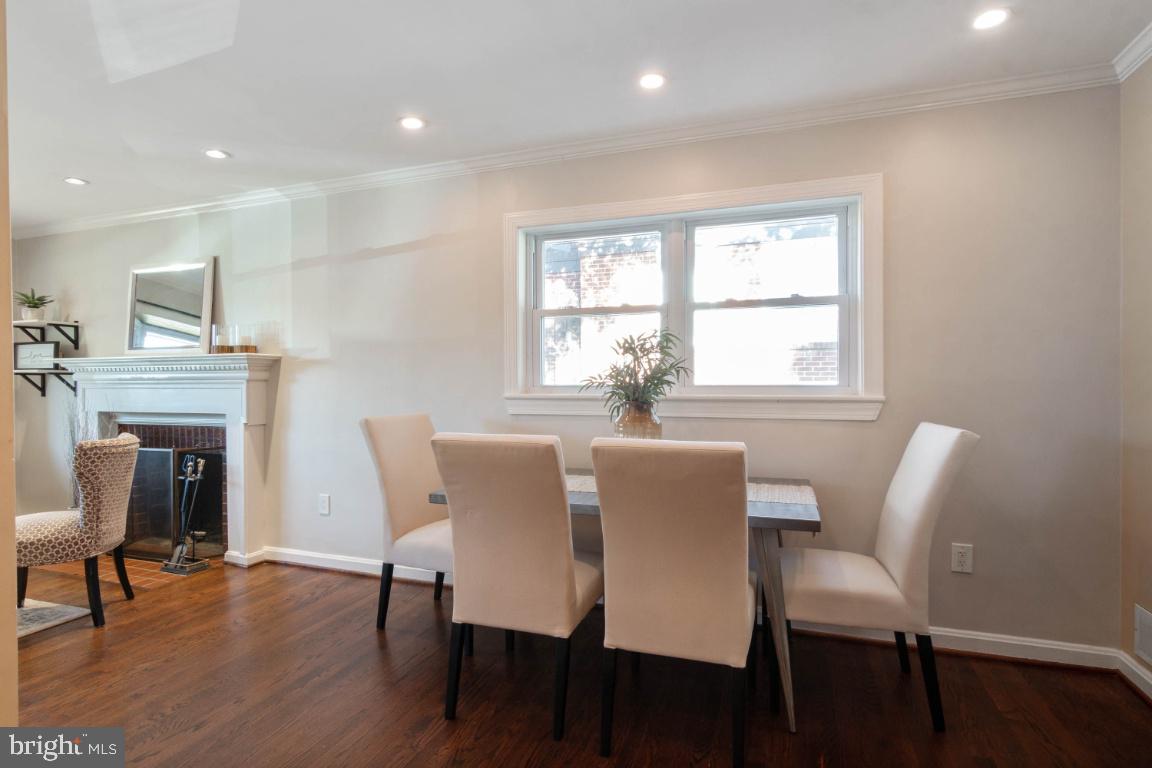 11205 Dodson Lane Silver Spring, MD 20902 - Photo 12 of 40 Gallery Image 12