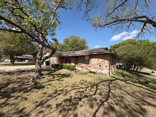 $1,445 | 795 Albert Street, New Braunfels, TX 78130