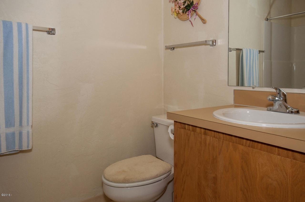 701 Southwest Coast Street Depoe Bay, OR 97341 - Photo 15 of 19 Guest Bath