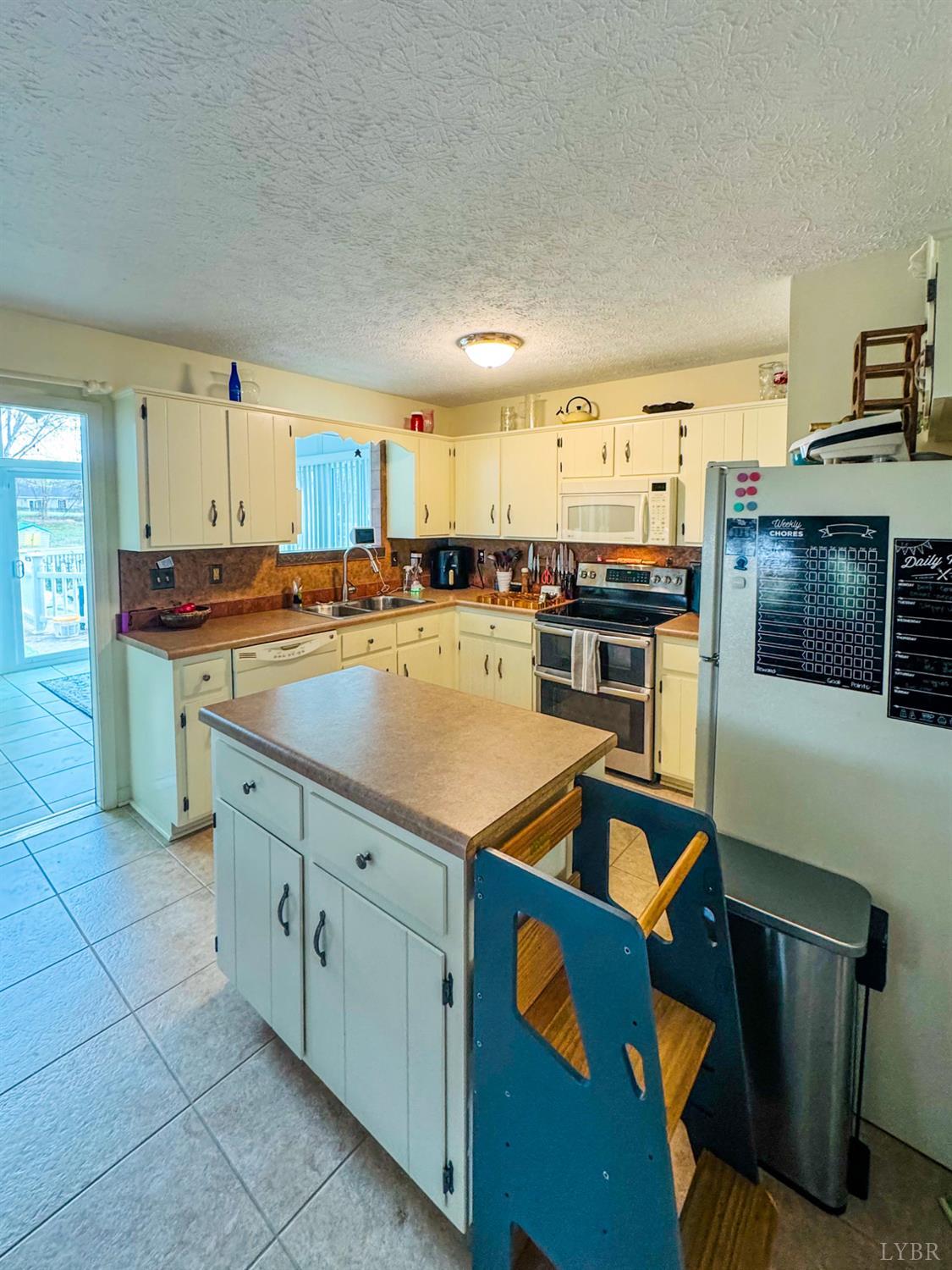 1002 Oxford Point Road Lynchburg, VA 24503 - Photo 16 of 33