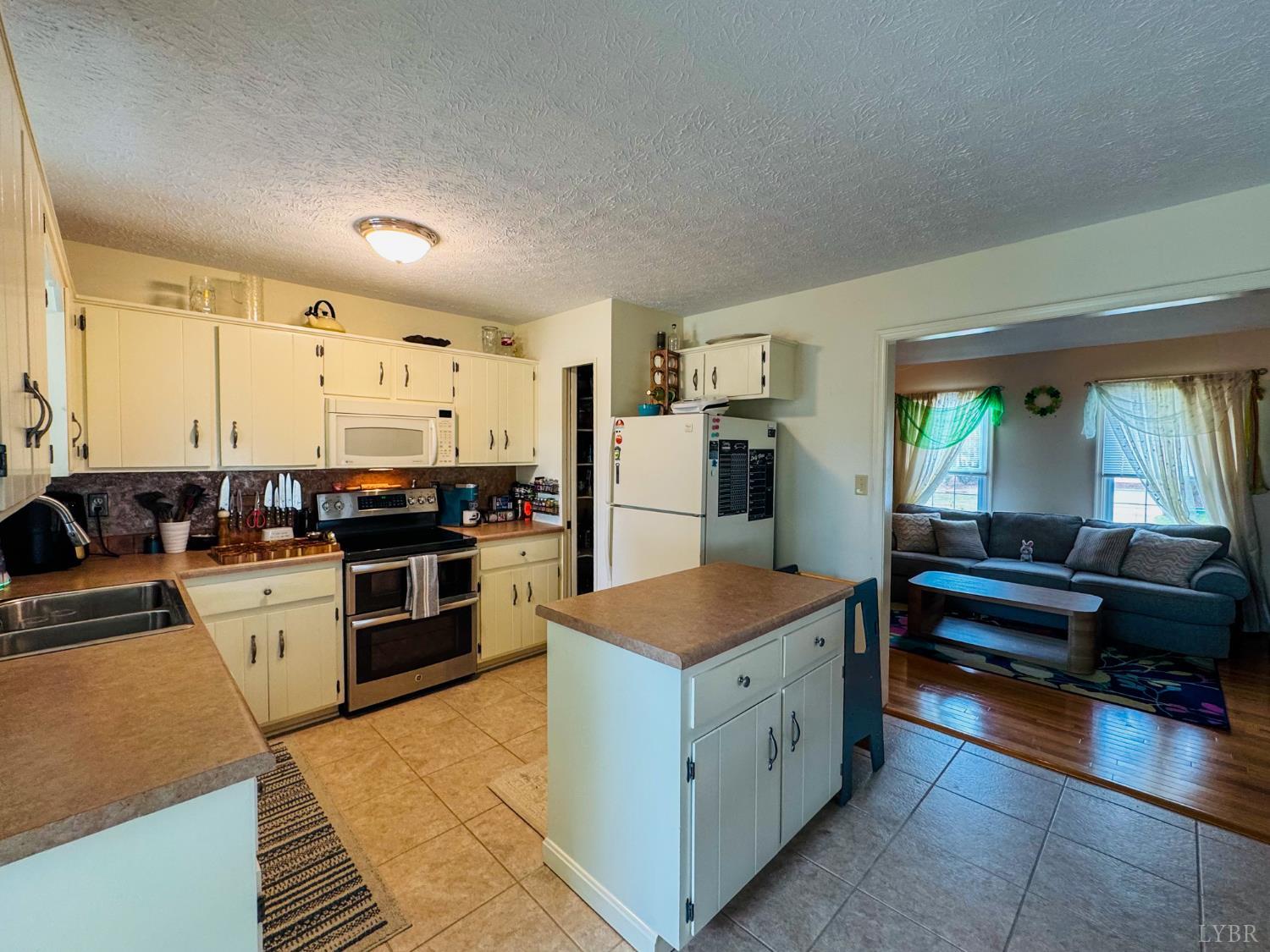 1002 Oxford Point Road Lynchburg, VA 24503 - Photo 17 of 33