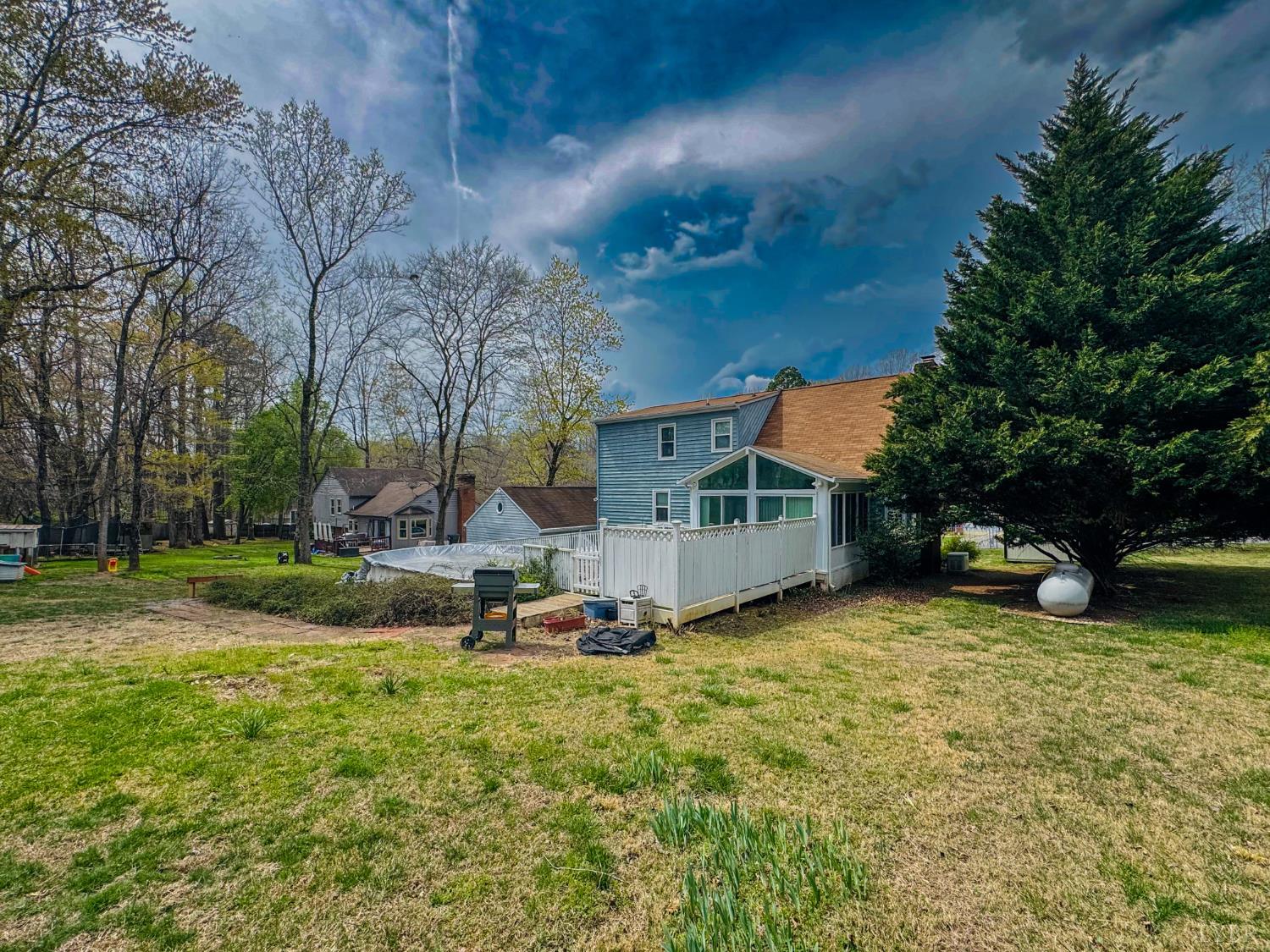 1002 Oxford Point Road Lynchburg, VA 24503 - Photo 5 of 33