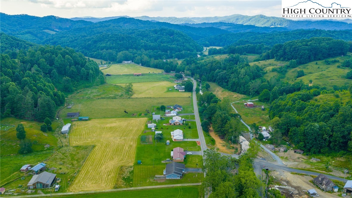 898 3 Top Road Creston, NC 28615 - Photo 47 of 48 a view of a back yard