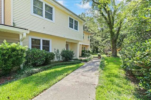 $4,250 | 630 Baytree Court, Mount Pleasant, SC 29464