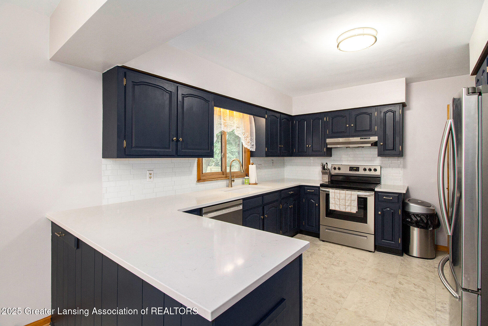 15301 Boichot Road Lansing, MI 48906 - Photo 2 of 22 Kitchen