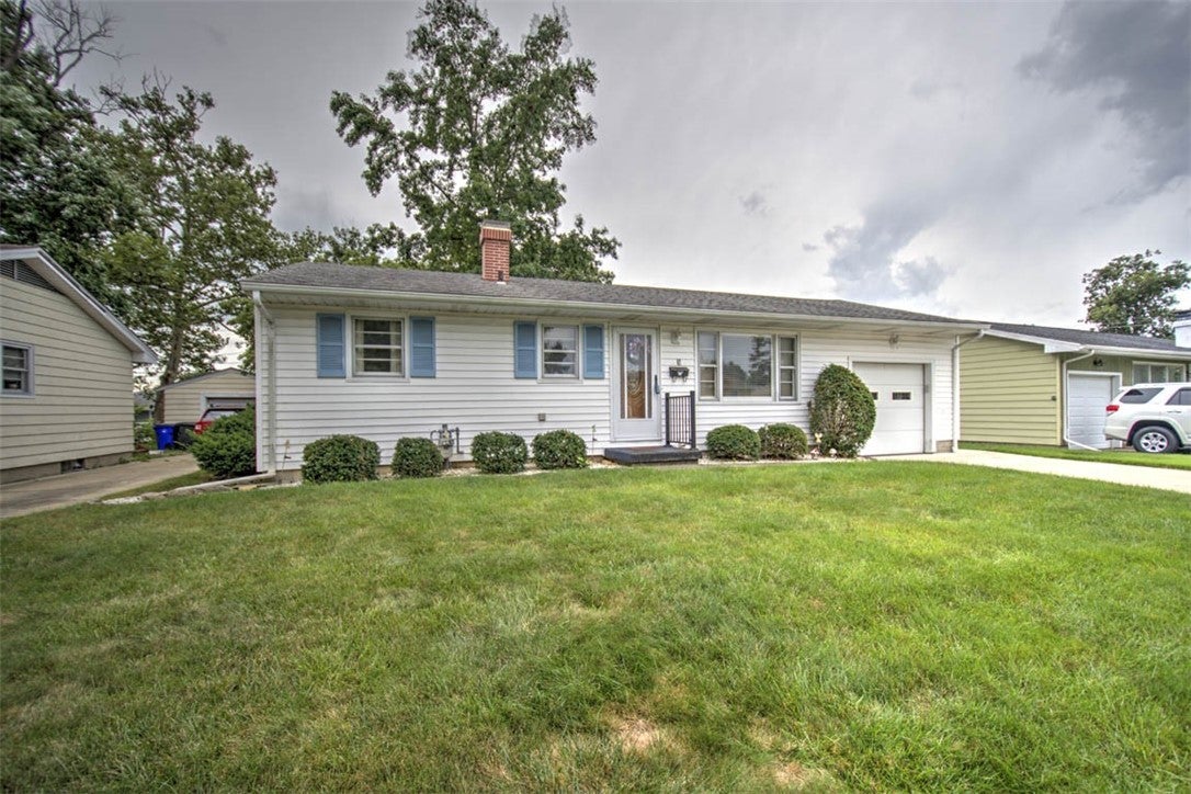 5 Ridge Drive Decatur, IL 62521 - Photo 8 of 26 Gallery Image 8