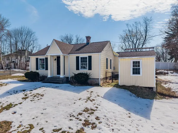 $375,000 | 48 Fairview Street, East Longmeadow, MA 01028