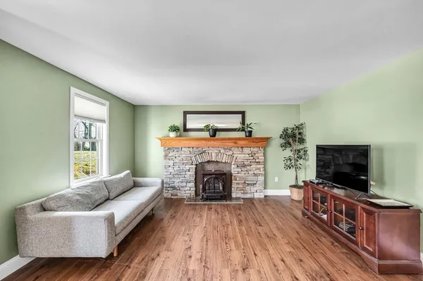 $375,000 | 48 Fairview Street, East Longmeadow, MA 01028