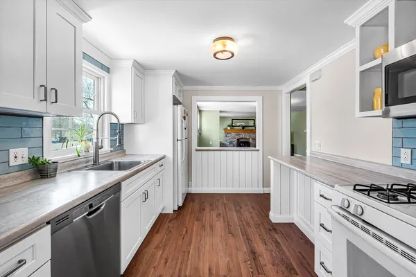 $375,000 | 48 Fairview Street, East Longmeadow, MA 01028