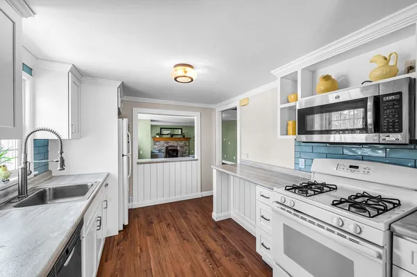 $375,000 | 48 Fairview Street, East Longmeadow, MA 01028