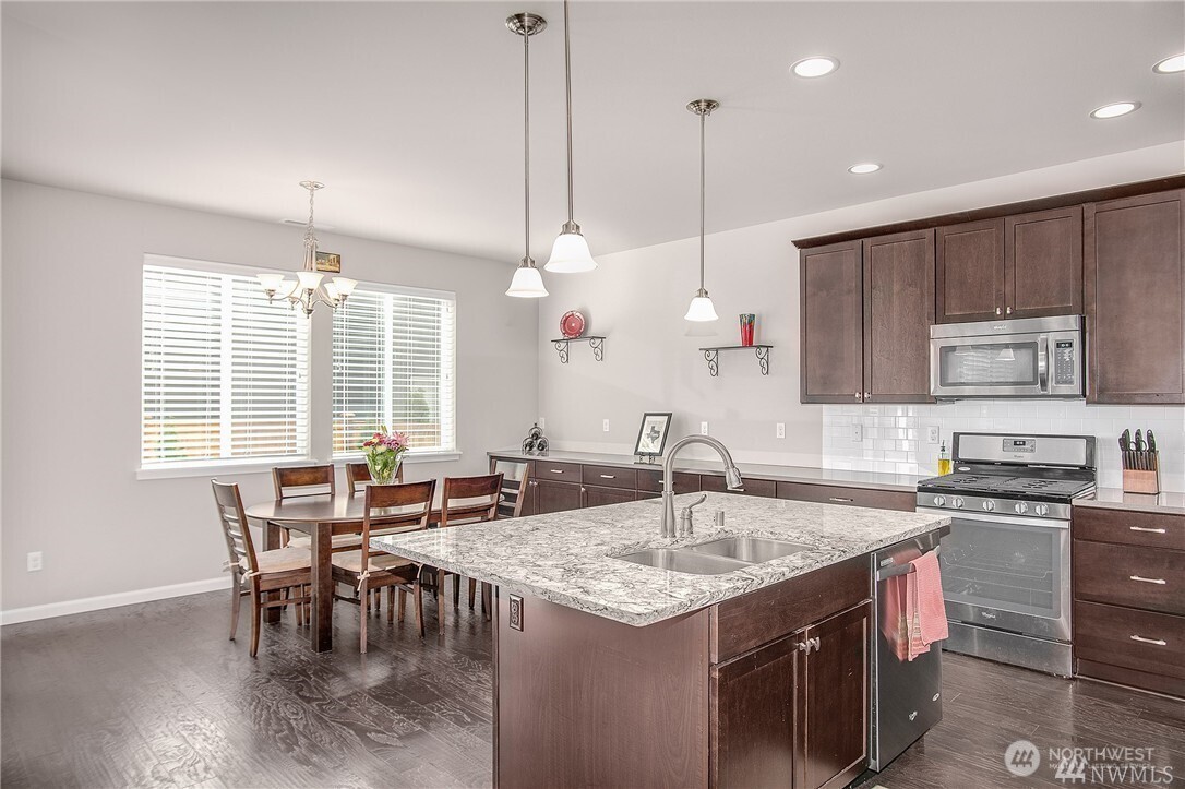 17617 35th Drive Southeast Bothell, WA 98012 - Photo 4 of 14 Gallery Image 4