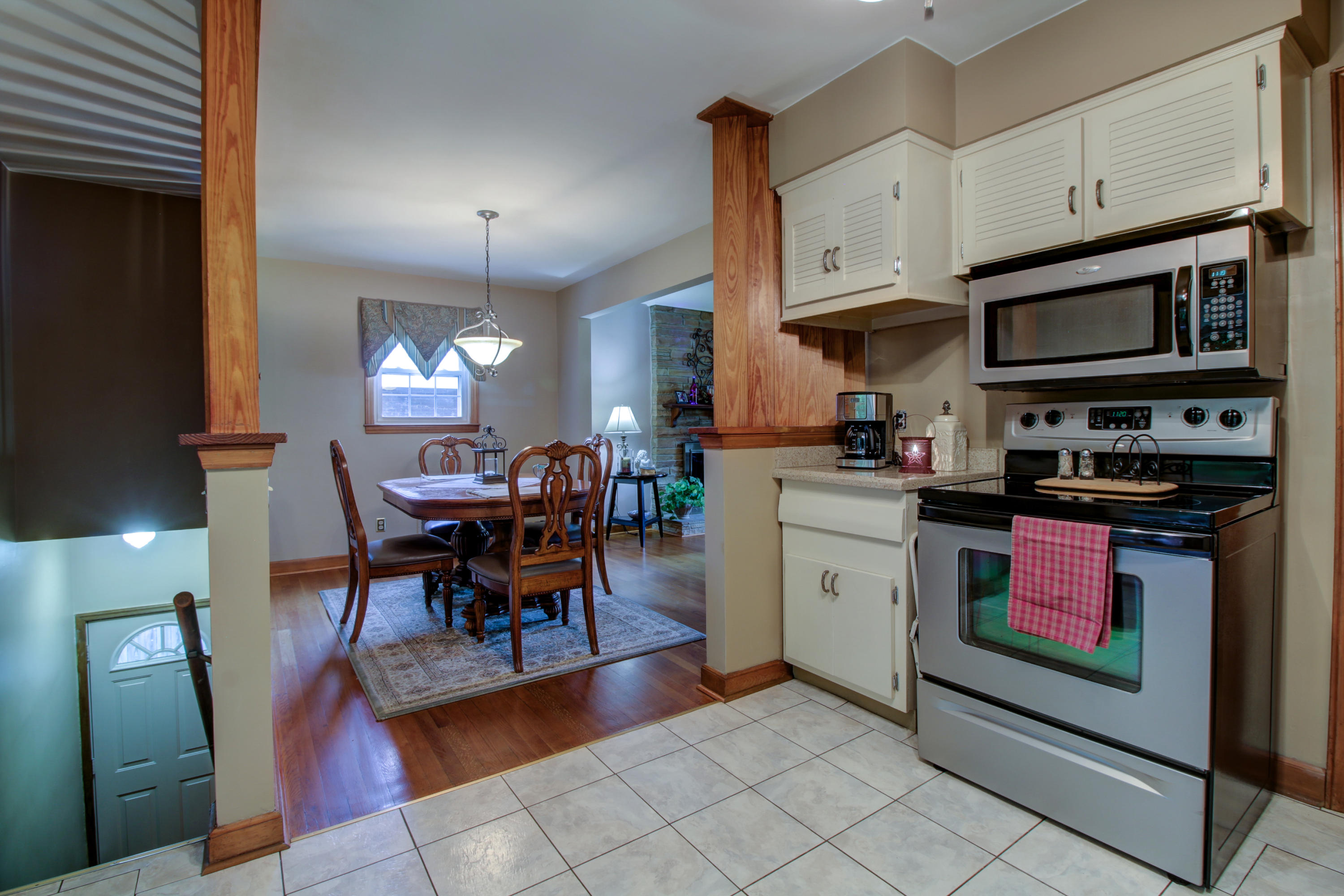 2720 Montvale Road Southwest Roanoke, VA 24015 - Photo 8 of 27 IMG_9273_4_5_6_7_8_9