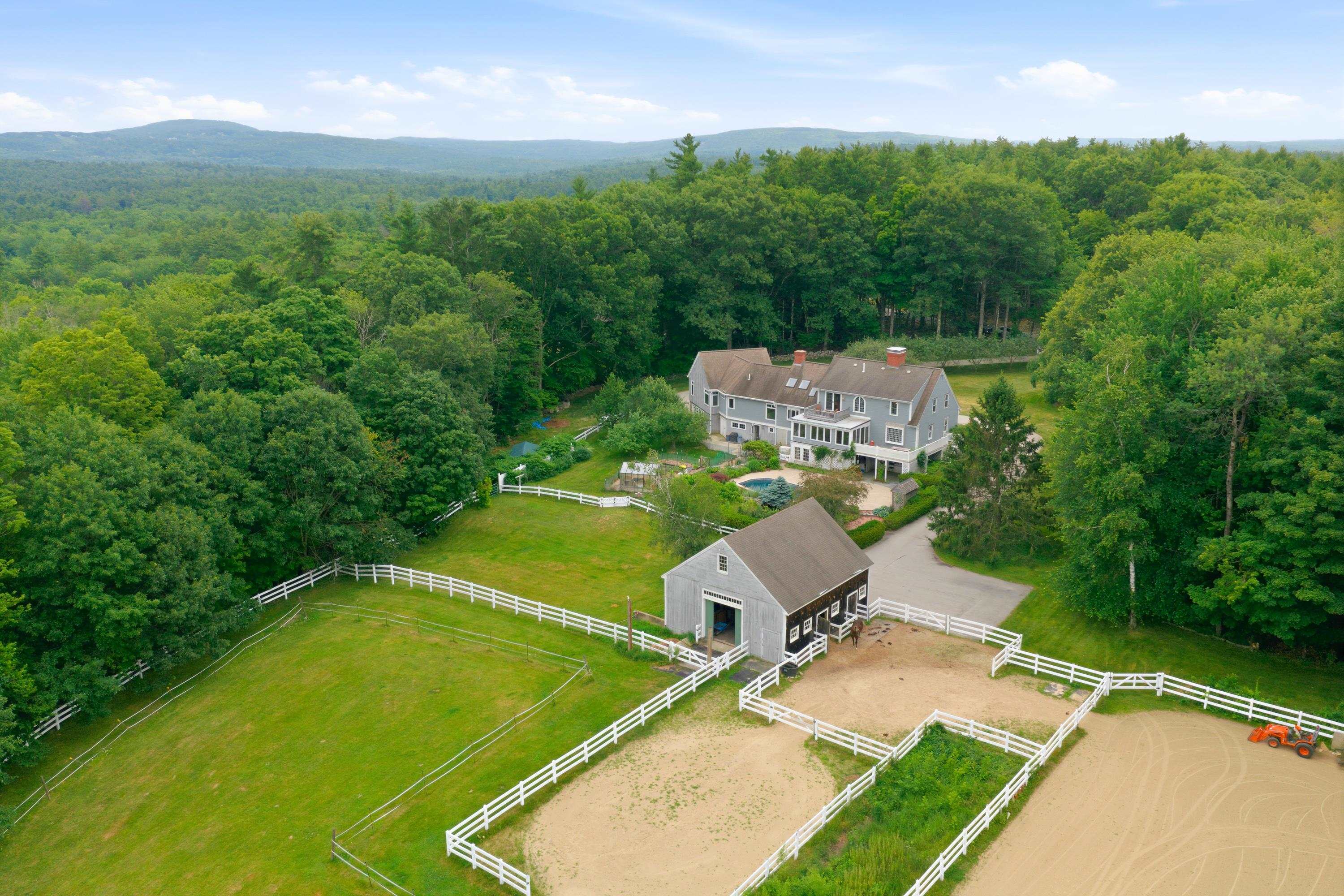 428 Clark Hill Road New Boston, NH 03070 - Photo 4 of 34