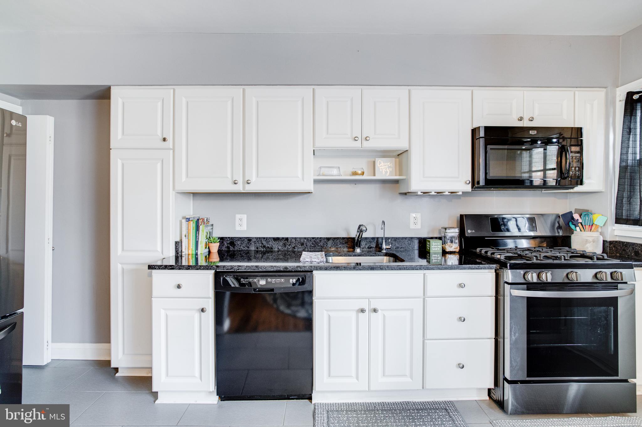 8323 Hillendale Road Baltimore, MD 21234 - Photo 12 of 41 Kitchen