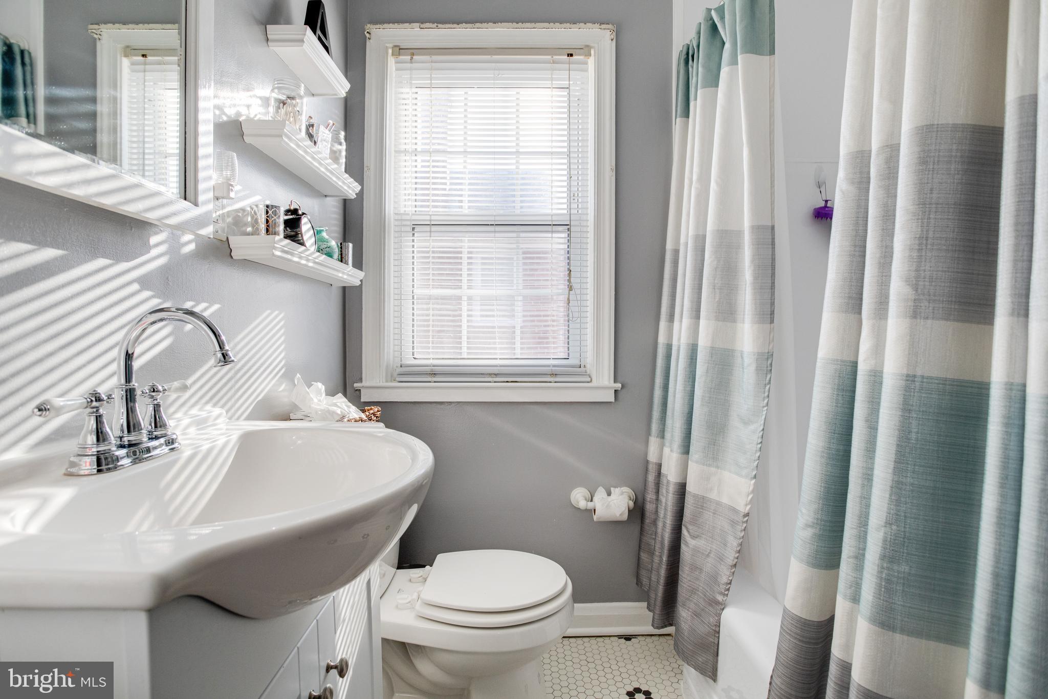 8323 Hillendale Road Baltimore, MD 21234 - Photo 19 of 41 Top Floor Full Bath