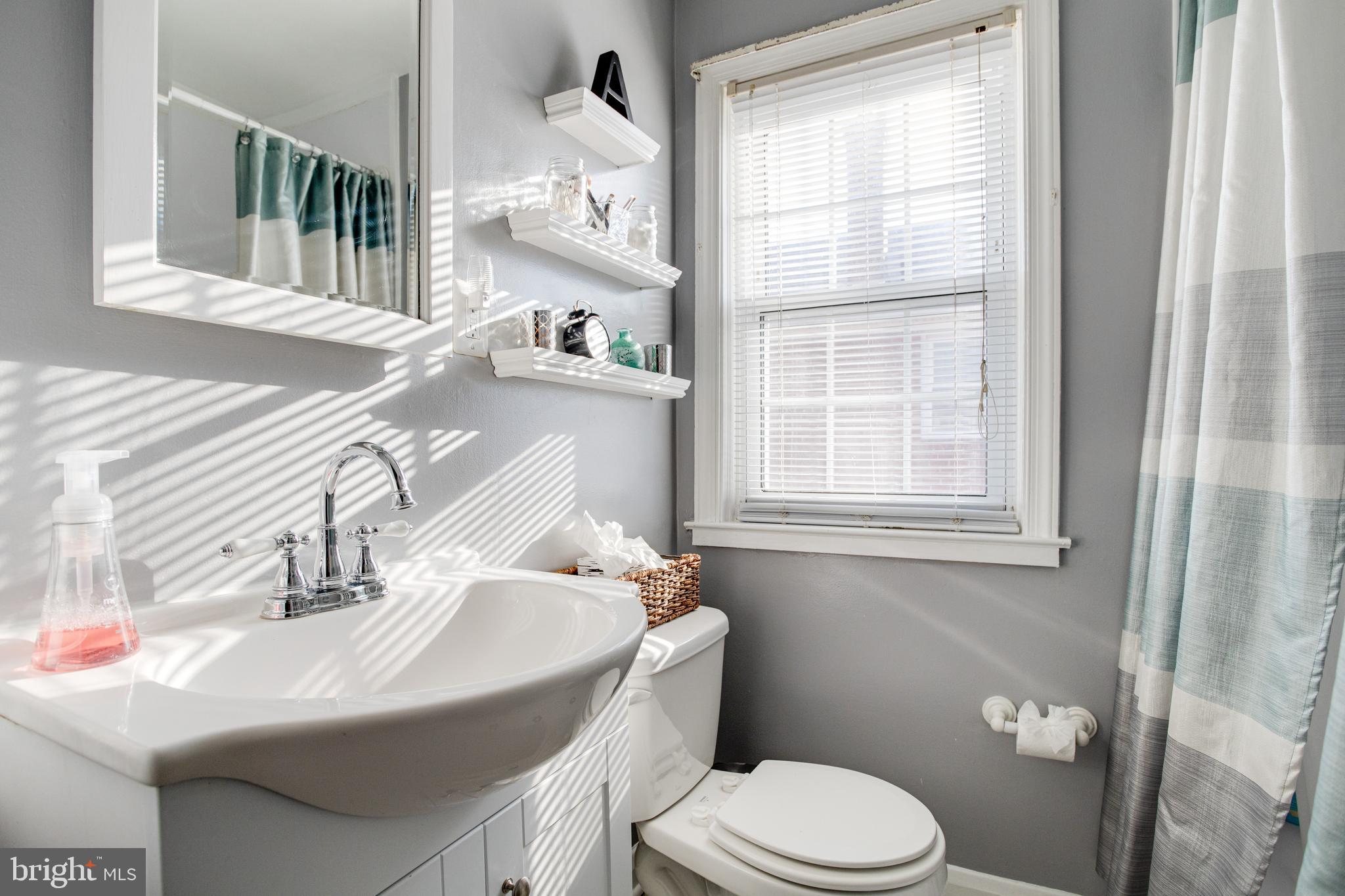 8323 Hillendale Road Baltimore, MD 21234 - Photo 20 of 41 Top Floor Full Bath