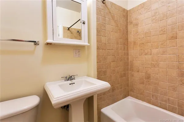 $589,000 | 4 Daskams Lane, Unit 326, Norwalk, CT 06851