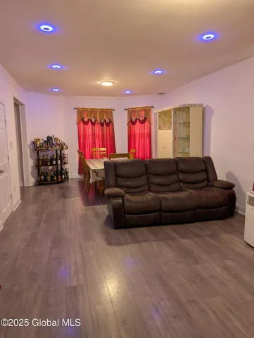 $299,900 | 824 Lincoln Avenue, Schenectady, NY 12307